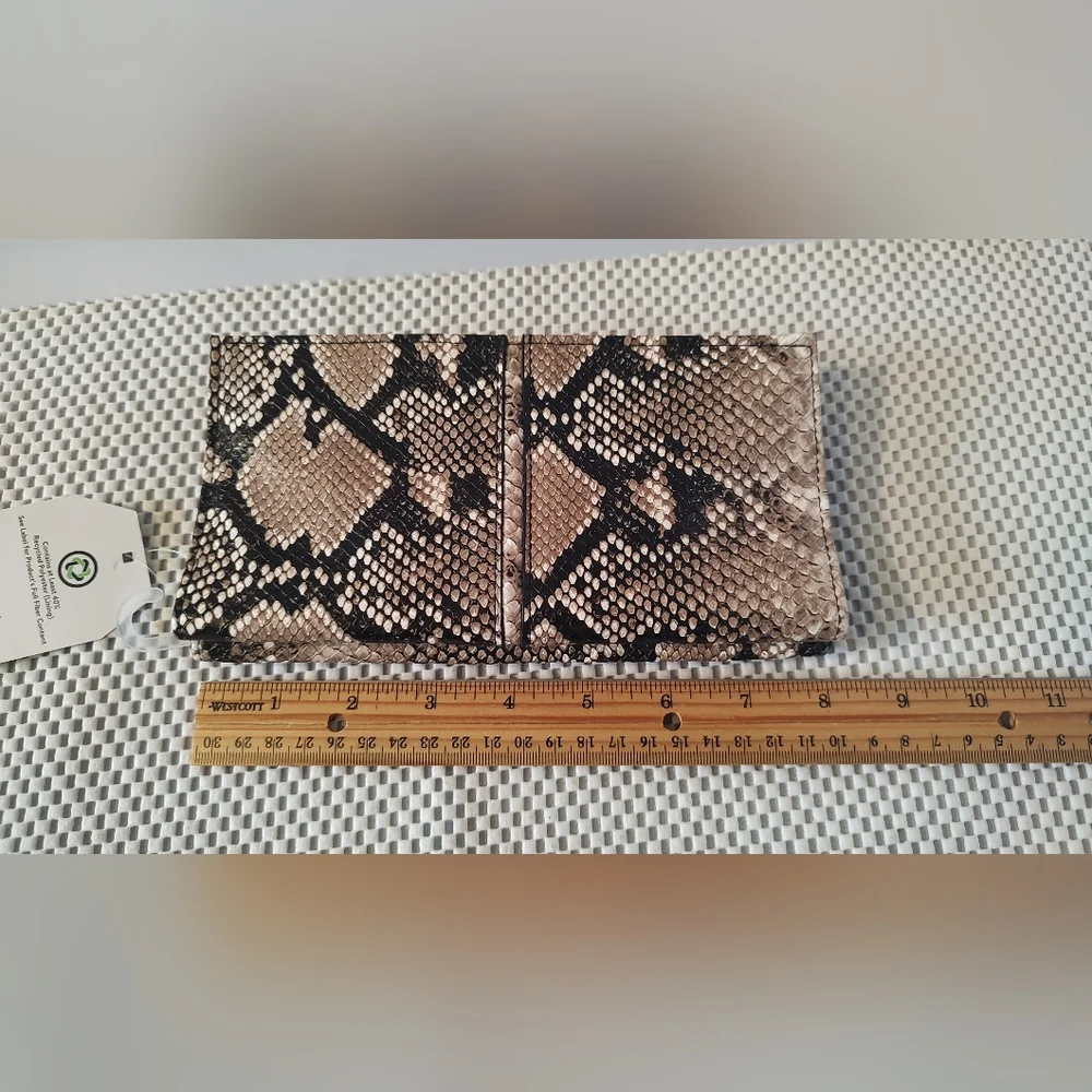 Time and Tru Women's Kinsley Wallet, Snake NWT